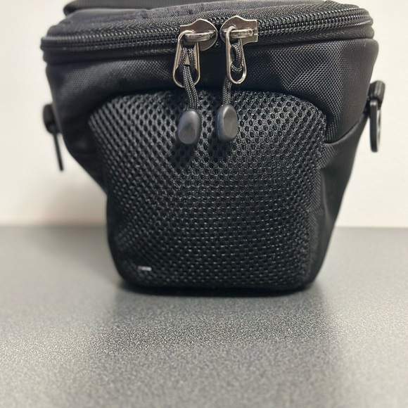 Case Logic Luminosity Compact Holster - Picture 2 of 16